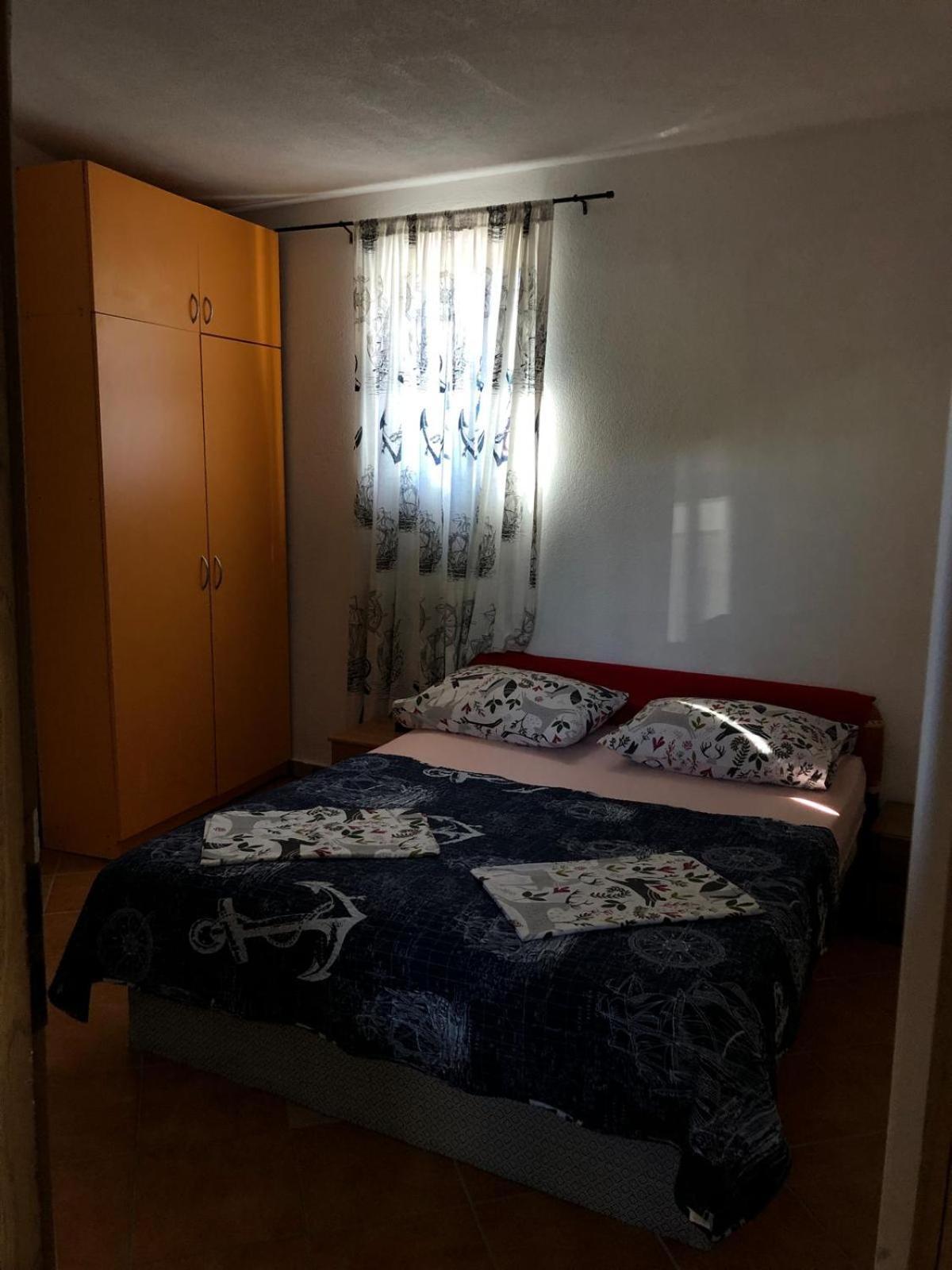 Apartmani Cesarica Карлобаг Номер фото